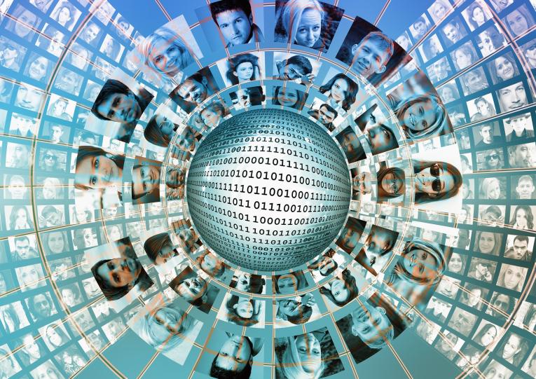 L'écran interactif équipe les salles de réunion et de visioconférence