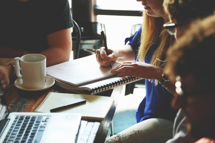 Innovation RH : une expérience inédite d’écriture collaborative pour se souvenir du confinement 