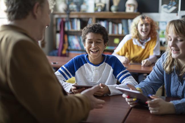 Le travail de l'orthophoniste auprès d'un enfant autiste - Dynseo